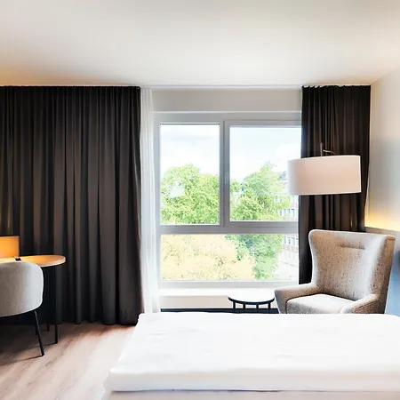 Hotel Welcome Center 4*