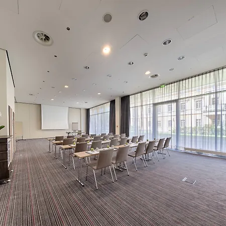 Welcome Center Hotel