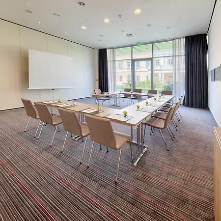 Hotel Welcome Center 4*