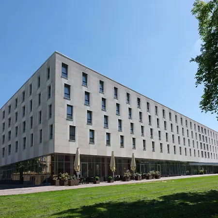 Welcome Center Hotel 4*