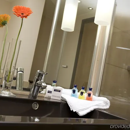 Hotel Welcome Center 4*