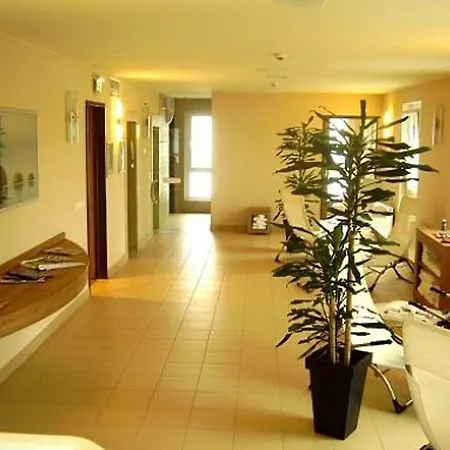 Welcome Center Hotel 4*