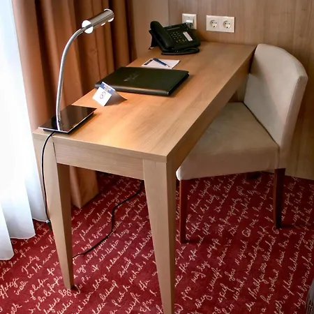 Welcome Center Hotel