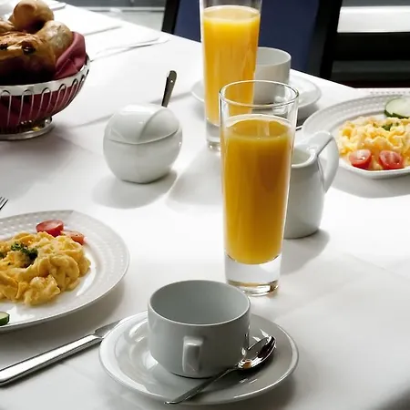 Hotel Welcome Center 4*