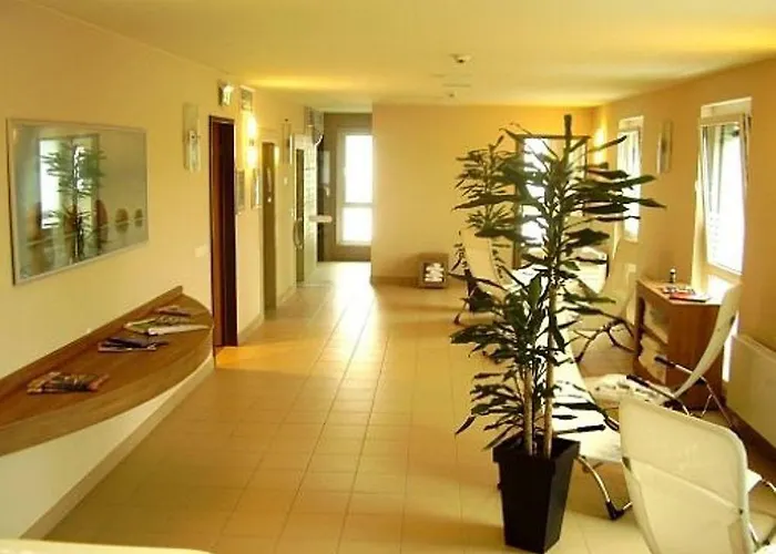 Welcome Center Отель 4*