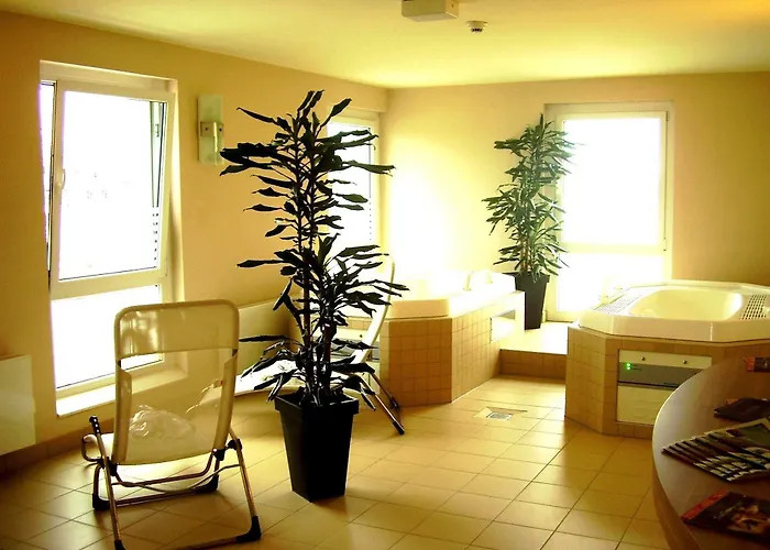 Welcome Center Hotel 4*